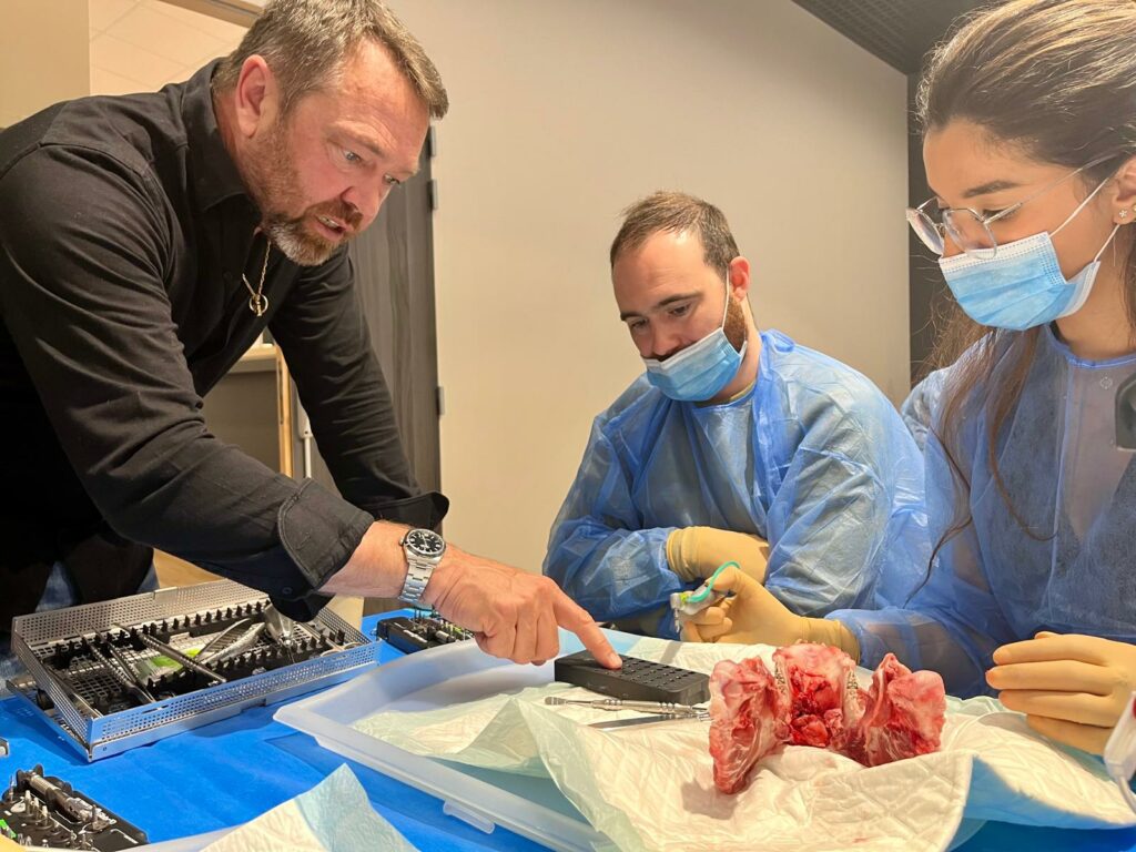 TP pose d'implant formation implantologie à Marseille